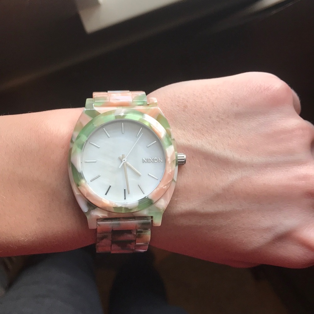 Nixon watch (time teller, acetate)